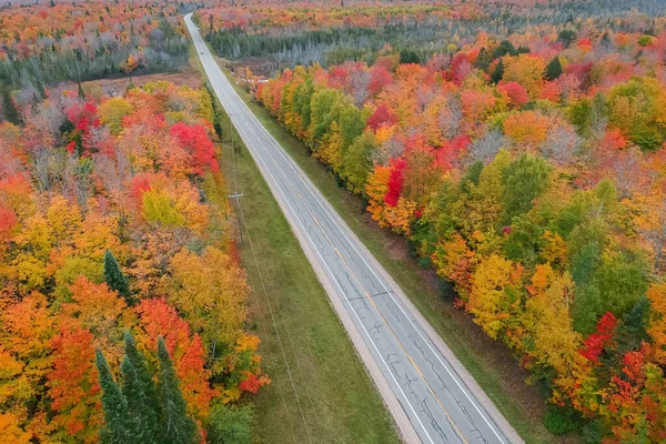 Luchtfoto Van Schilderachtige Snelweg Michigan Bovenste Schiereiland Omgeven Door Herfst — Stockfoto