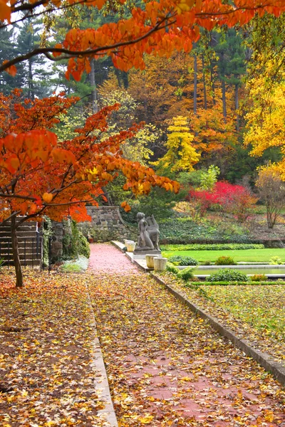 Podzim v domě cranbrook — Stock fotografie