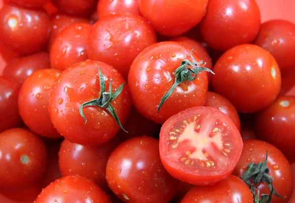 Tomates vermelhos frescos — Fotografia de Stock