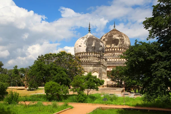 Qutbshahi tombs — Stock Photo, Image