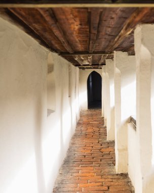 Tarihi Fussen Gotik Şatosu 'nun Koridoru Hohes Schloss, Almanya' nın Bavyera kentinde bölgesel bir sanat müzesine ev sahipliği yapıyor..