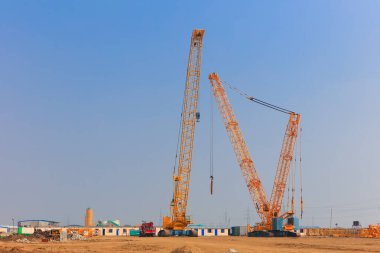 Hindistan 'ın Vijayawada yakınlarındaki Amaravati şehrindeki Andhra Pradesh eyaletinin yeni önerilen başkentinde dev vinçler inşa ediliyor.