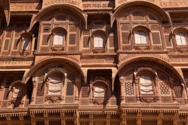 Mehrangarh kalesinin karmaşık mimarı Jodhpur, Rajasthan, Hindistan 'da tarihi bir kaledir..