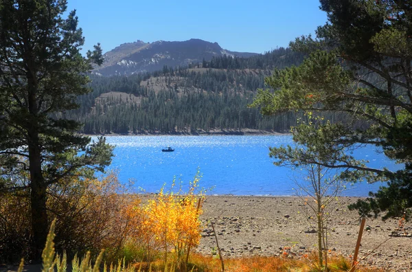 Malebné jezero Caples — Stock fotografie