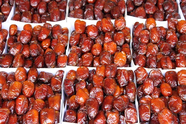 Dates sèches à vendre dans une épicerie — Photo