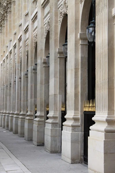 Kolonnade der Renaissance in Paris — Stockfoto