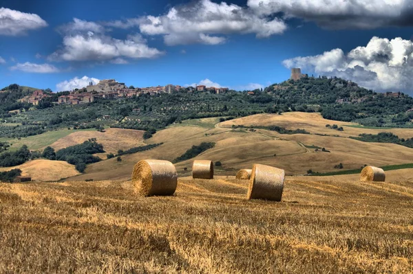 Paisaje Toscana Con Fardos Heno Italia —  Fotos de Stock