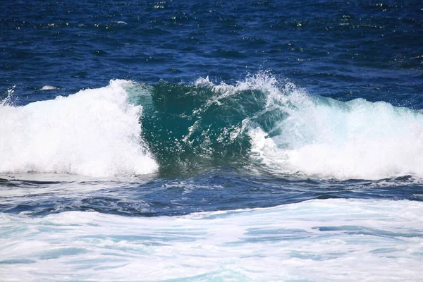 Big Breaking Ocean Wave Sandy Beach West Shore Fuerteventura — Stock fotografie