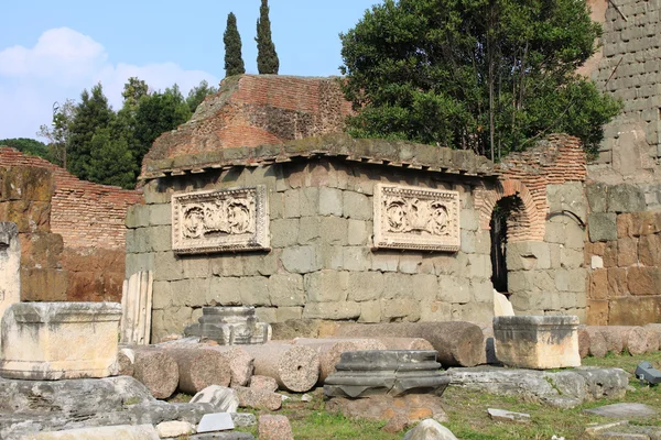 Руины базилики Эмилия в Римском форуме — стоковое фото