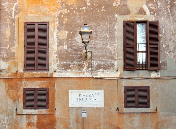 Ancient building in Trastevere — Stock Photo, Image