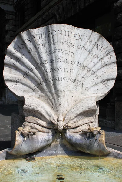 A Fonte da Abelha na Praça Barberini de Roma — Fotografia de Stock