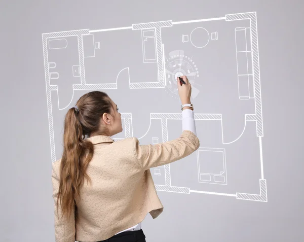 Architektin arbeitet mit virtuellem Wohnplan — Stockfoto