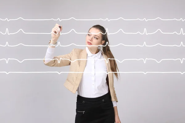 Médecin femme et lignes de cardiogramme — Photo