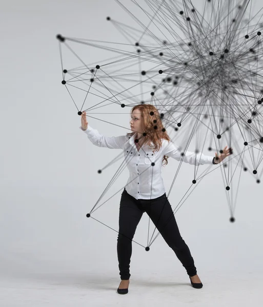 Concepto de conexión de red global, mujer que trabaja con interfaz futurista . —  Fotos de Stock