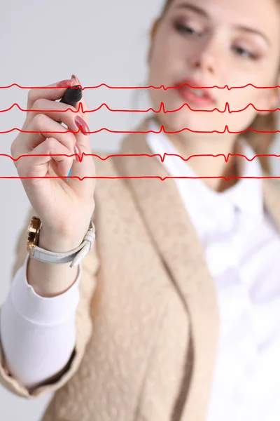 医師の女性と心電図の線 — ストック写真