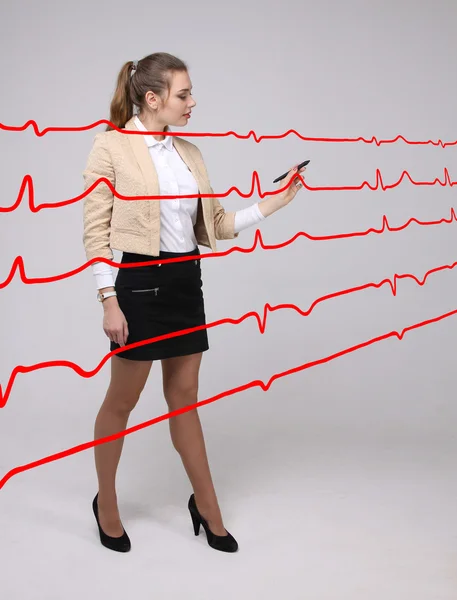 Medico donna e linee cardiografiche — Foto Stock