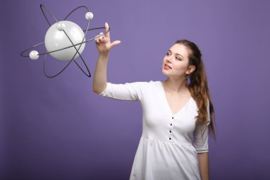 Kadın bilim atom modeli, araştırma kavramı ile