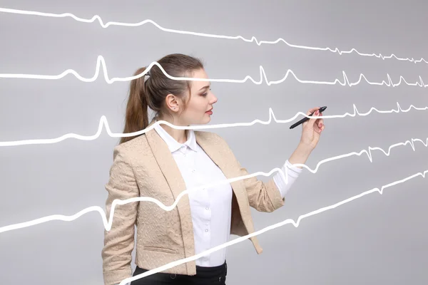 Medico donna e linee cardiografiche — Foto Stock