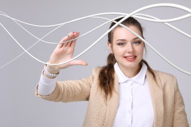 Elektrik kablolar ve teller, kadınla kavisli çizgiler
