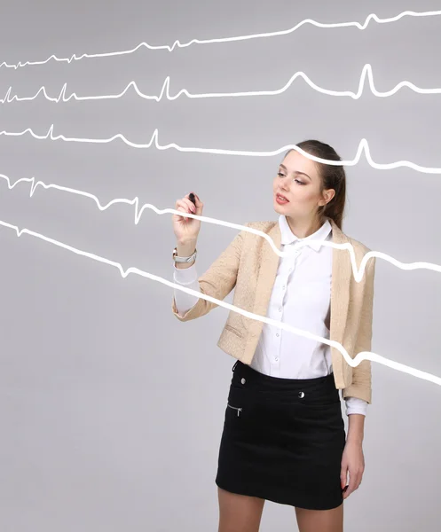 Medico donna e linee cardiografiche — Foto Stock