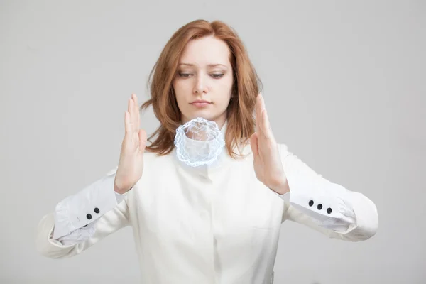 Mujer con bola de energía mágica brillante . —  Fotos de Stock