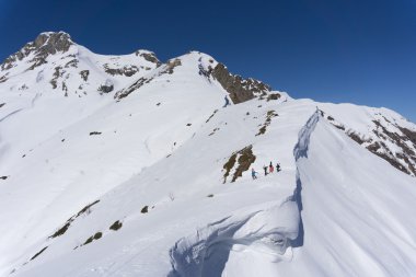 Yokuş yukarı freeride için aşırı spor yürüyüş snowboard