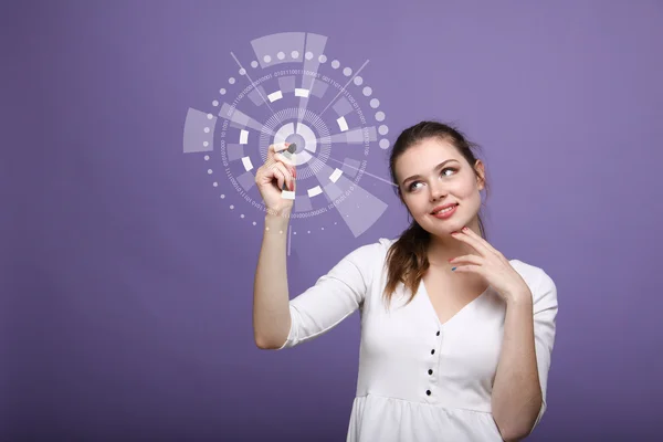 Computertechnologie der Zukunft. Frau arbeitet mit futuristischem Interface — Stockfoto