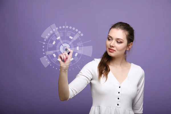 Technologia przyszłości komputera. Kobieta pracuje z futurystyczny interfejs — Zdjęcie stockowe