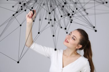 Dünya çapında ağ veya kablosuz Internet bağlantısı fütüristik konsept. Bağlantılı noktalar ile çalışan kadın.