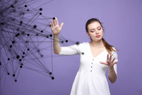 Na całym świecie sieci lub bezprzewodowy internet połączenie futurystycznej koncepcji. Kobieta pracuje z połączonych punktów. — Zdjęcie stockowe