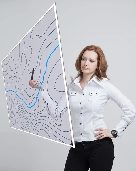 Concepto de sistemas de información geográfica, mujer científica que trabaja con una interfaz SIG futurista en una pantalla transparente . — Foto de Stock