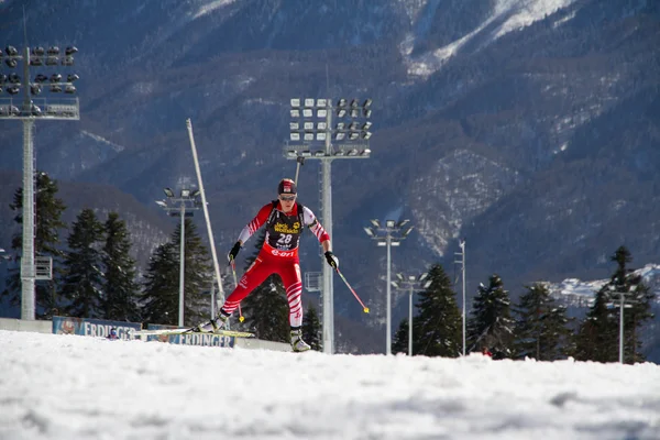 Sochi, Ρωσία - 7 Μαρτίου: Παγκόσμιο Κύπελλο Διάθλου στο Σότσι στις 7 Μαρτίου 2013. το συγκρότημα συνδυασμένη σκι-δίαθλο "laura". — Φωτογραφία Αρχείου