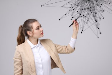 Dünya çapında ağ veya kablosuz Internet bağlantısı fütüristik konsept. Bağlantılı noktalar ile çalışan kadın.