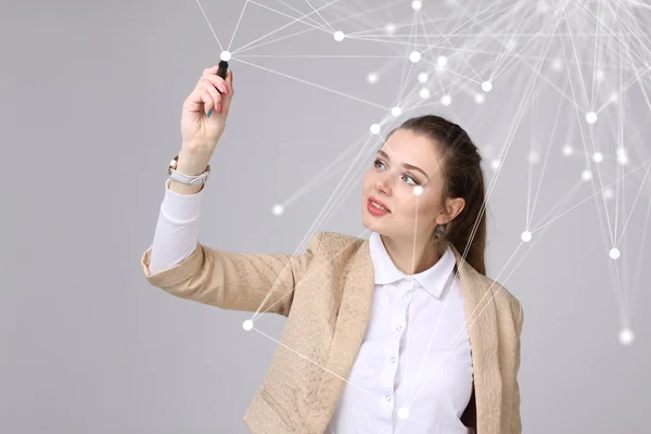 Weltweites Netzwerk oder drahtlose Internetverbindung futuristisches Konzept. Frau arbeitet mit verknüpften Punkten. — Stockfoto