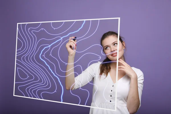 Geografisk information systems koncept, Kvinna forskare som arbetar med futuristiska Gis gränssnitt på en transparent skärm. — Stockfoto