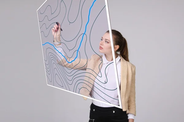 Concepto de sistemas de información geográfica, mujer científica que trabaja con una interfaz SIG futurista en una pantalla transparente . — Foto de Stock