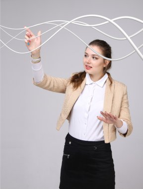Elektrik kablolar ve teller, kadınla kavisli çizgiler