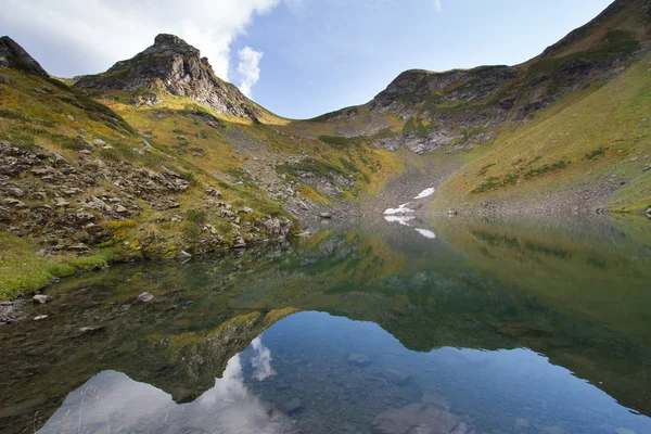 Горное озеро в Абхазии. Кавказ . — стоковое фото