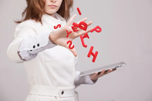 Frau arbeitet mit einer Reihe von Buchstaben, Schreibkonzept. — Stockfoto