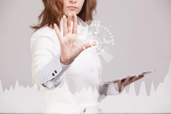 Weibliche Hand, die mit Diagrammdiagramm arbeitet. Zukunftstechnologien für Unternehmen, Börsenkonzept. — Stockfoto