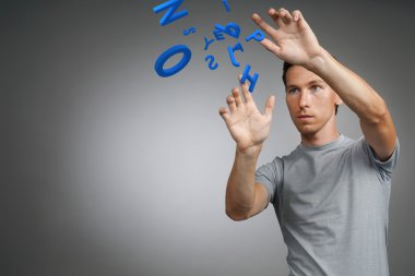 Mektuplar, bir dizi ile çalışan adam kavramı yazma.