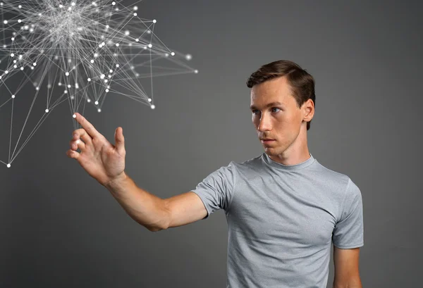 Hombre trabajando con puntos vinculados. Concepto de conexión inalámbrica . — Foto de Stock