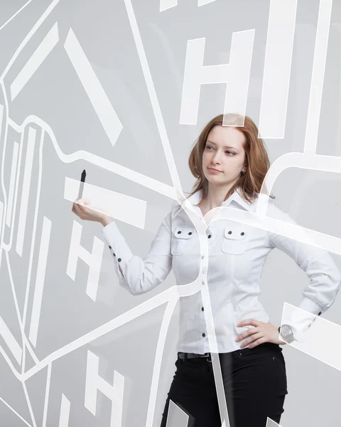 Tecnologia futura, navegação, conceito de localização. Mulher mostrando tela transparente com mapa navegador gps . — Fotografia de Stock