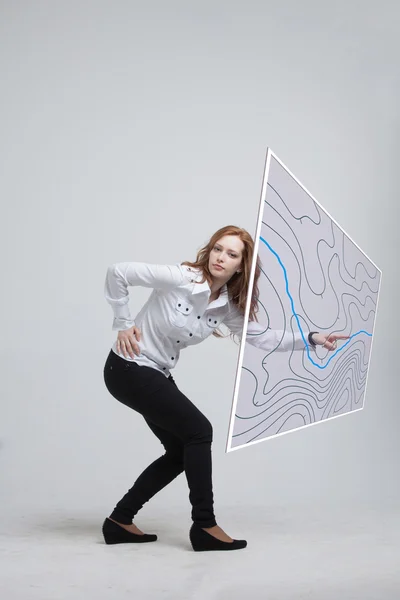 Conceito de sistemas de informação geográfica, mulher cientista trabalhando com interface GIS futurista em uma tela transparente . — Fotografia de Stock