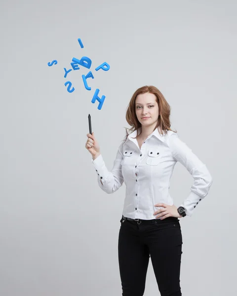 Vrouw die werkt met een reeks van brieven, schrijven concept. — Stockfoto