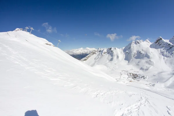 De bergen in Krasnaya Polyana, Sotsji, Rusland — Stockfoto