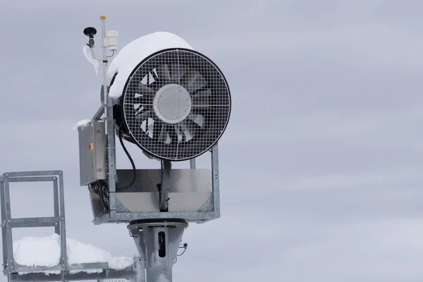 Snow cannon in the mountain ski resort — Stock Photo, Image