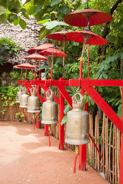 Dzwony w Wat Phan Tao, Chiang Mai, Tajlandia — Zdjęcie stockowe