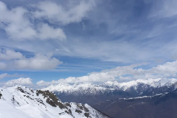 Paisaje nublado de montaña de Krasnaya Polyana, Rusia —  Fotos de Stock