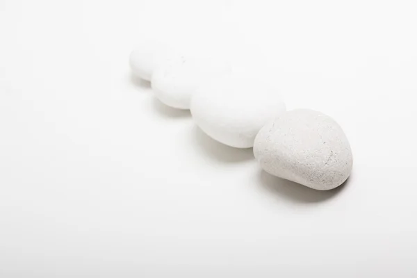 Natürliche weiße Kieselsteine — Stockfoto